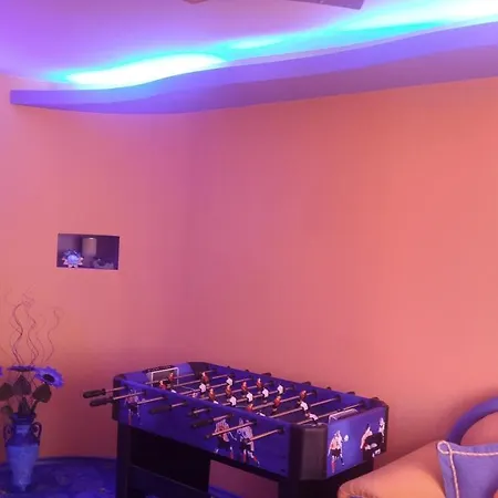 Apartment Apart нула,осем,девет,осем,седем,четири,четири,четири,осем,две,o,eight,nine,eight,seven,four,four,four,eight,two Kazanlŭk